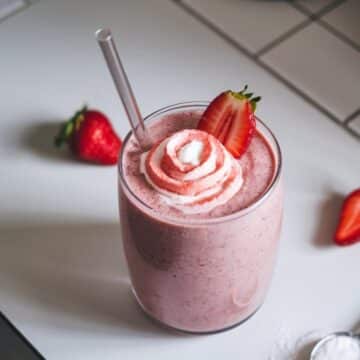 Hailey Bieber Smoothie Recipe | Skin-Boosting & Easy to Make
