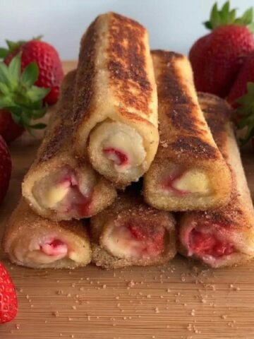 Strawberry Cheesecake French Toast Roll Ups